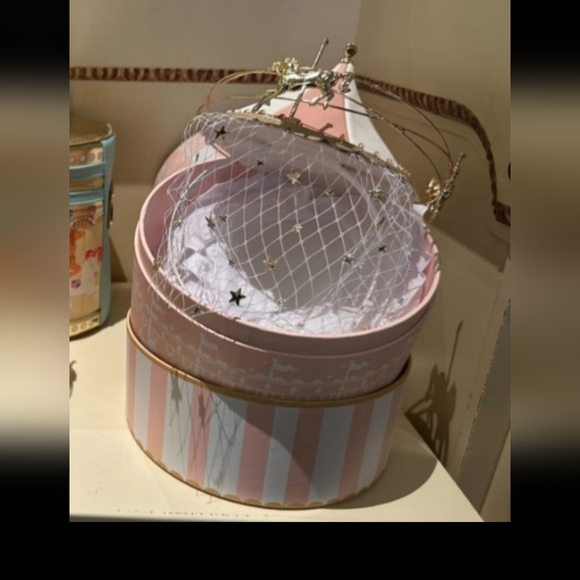 NWT Authentic Disney Headband King Arthur Carrousel - Picture 2 of 7